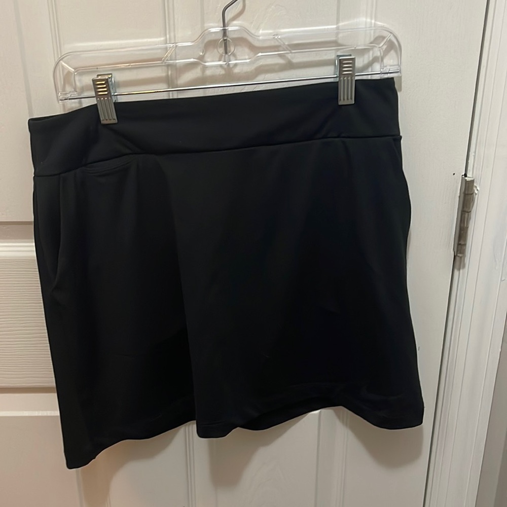 Black Nike golf Skort